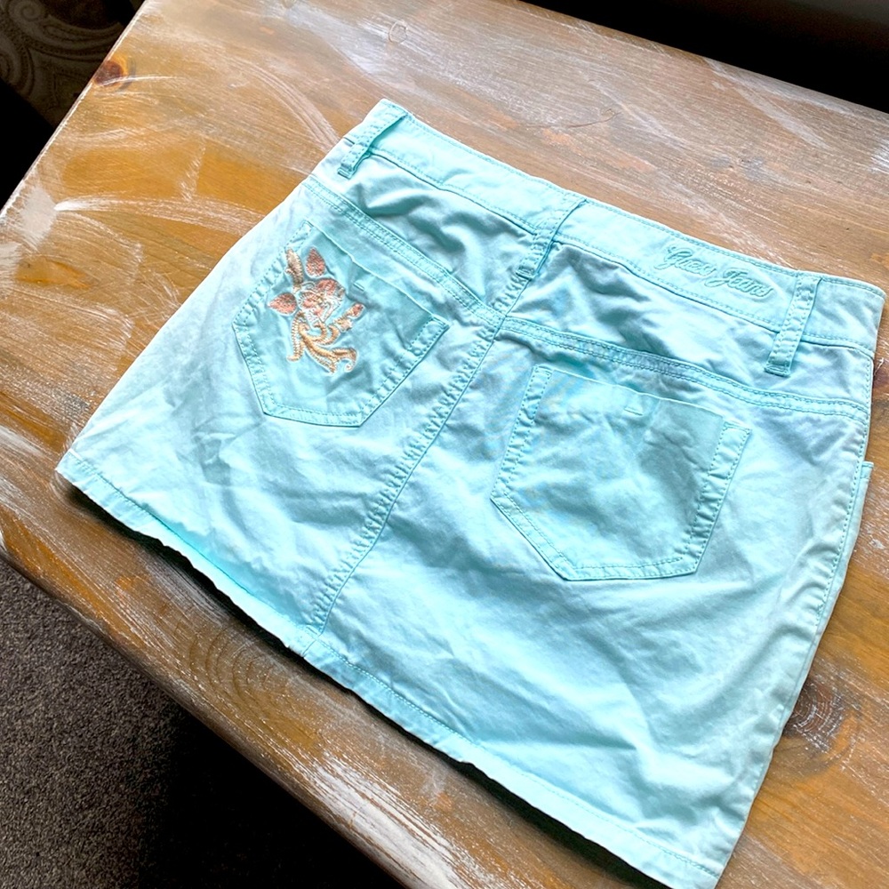 GUESS Mini Skirt ~ Baby Blue Denim with Embroidery ~ Size 26 Waist (Small 4)